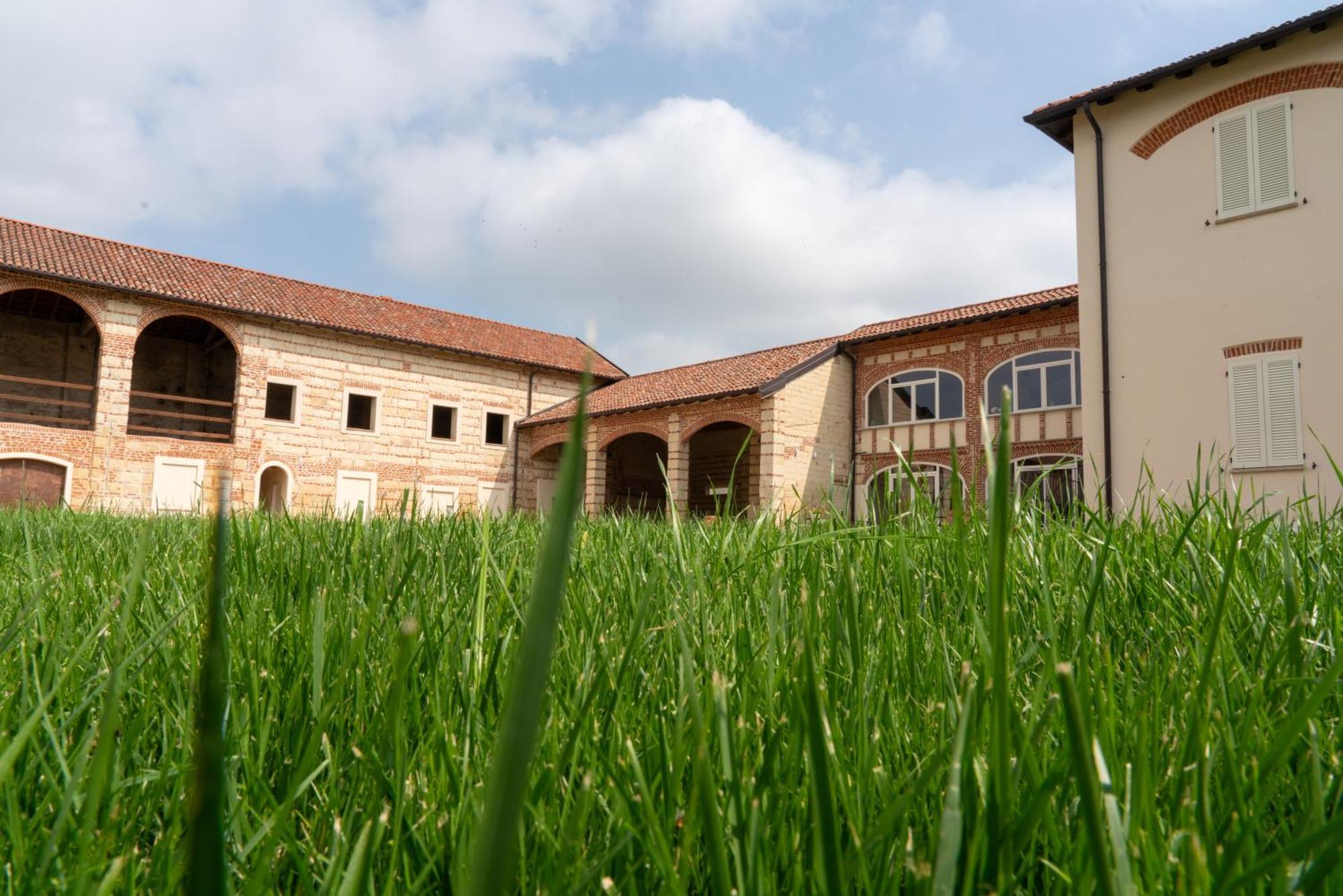Cascina Baronina Bed and Breakfast Terruggia Buitenkant foto